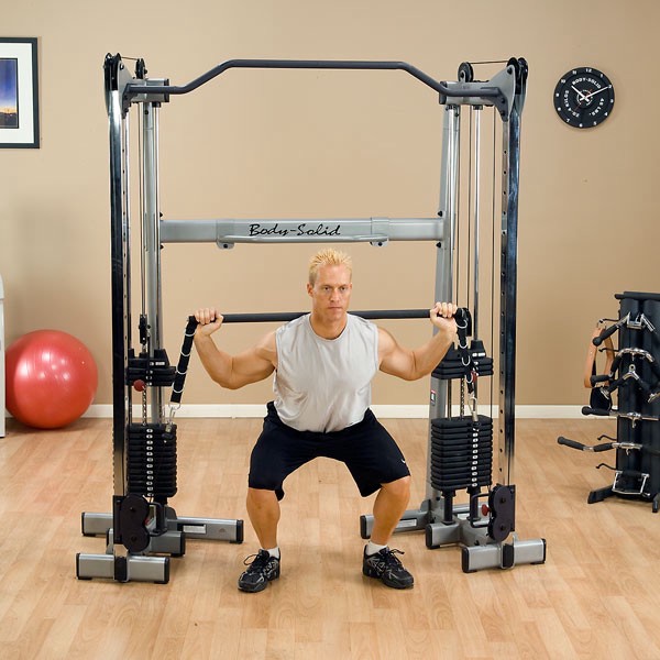 Упражнение с использованием опции Body-Solid GDCCBAR